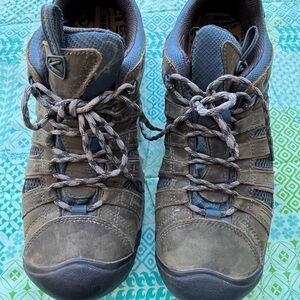 Keen Men's Athletic Shoes in Brown and Blue